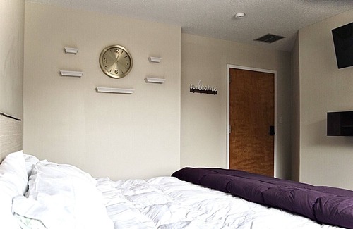 Fourmile Casa | Habitación 5 dentro del Bed & Breakfast Pine Mountain.