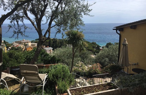 Bogliasco Apartamento | Habitación 'Camera Mimosa' con Vista al Mar, Wi-Fi y Aire Acondicionado