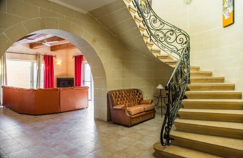 Ta' Għammar Cama Y Desayuno | HABITACIÓN PARA 4 PERSONAS CON BAÑO INTERNO
