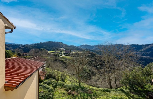 Carabano Apartamento | Habitación 'Habitacion 3' con vistas a la montaña, Wi-Fi y aire acondicionado.