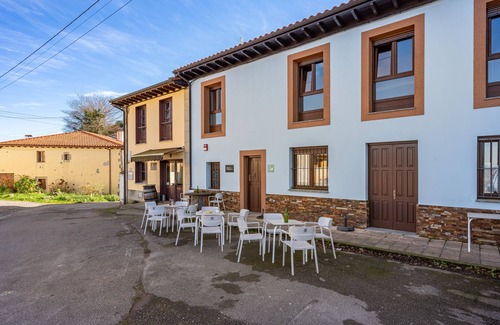 Carabano Apartamento | Habitación 'Habitacion 3' con vistas a la montaña, Wi-Fi y aire acondicionado.