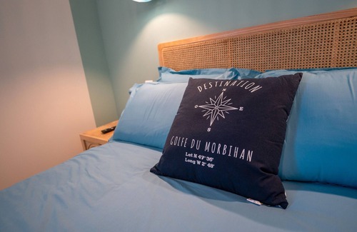 Ploeren Cama Y Desayuno | Room 'Houat' with shared terrace, Wi-Fi and air conditioning