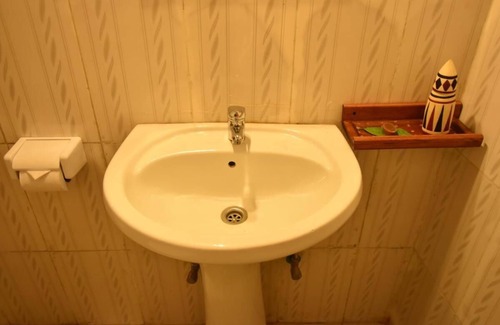 Musanze Casa | Room in B&B - Amahoro Guest House - Single Room With Shower