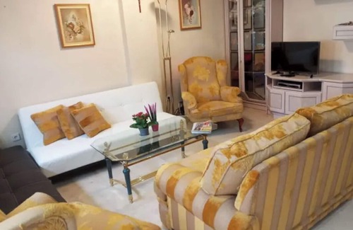 Benalua Cama Y Desayuno | Room in the center of Alicante near the beach.
