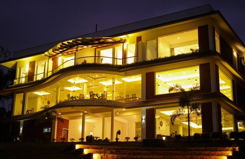 Vazhavatta Hotel | Room in Villa - Lakerose Wayanad Resort