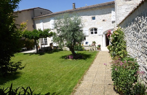 Tournecoupe Casa | Purple House, cama y desayuno Saint Roch, piscina cubierta climatizada