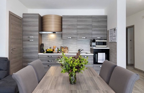 Cervere Apartamento | Habitación 'Mimosa' con terraza compartida, Wi-Fi y aire acondicionado