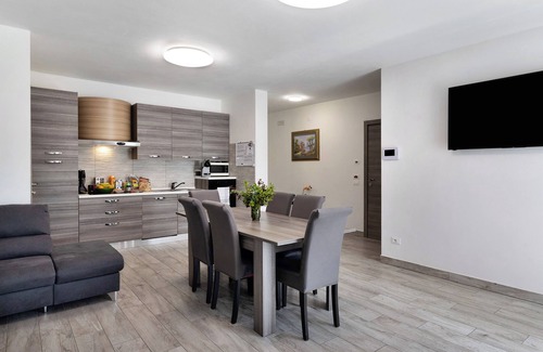 Cervere Apartamento | Habitación 'Mimosa' con terraza compartida, Wi-Fi y aire acondicionado