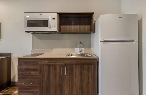 Greenville - Spartanburg Hotel | Room Near Greenville Zoo – Perfect Family Stay & City Exploration