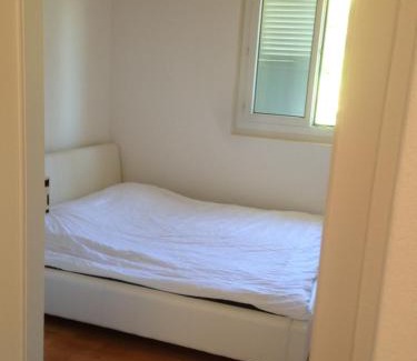 Bolligen Apartamento | Room near the station Bolligen