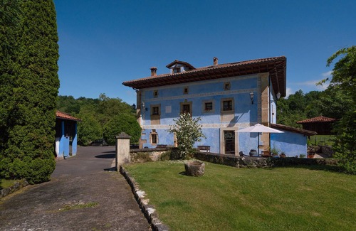 Santianes de Ola Apartamento | Habitación 'Nogal' con vistas a la montaña, jardín compartido y Wi-Fi