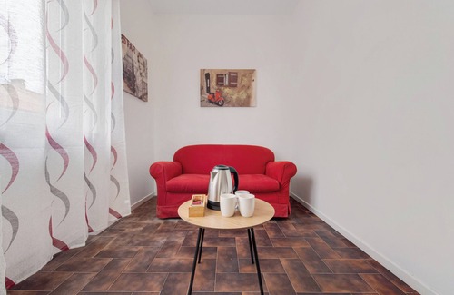 Alzate Brianza Apartamento | Habitación 'Rossa' con terraza compartida y Wi-Fi