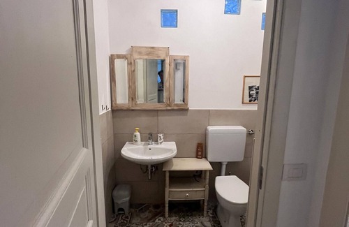 Castiglione Chiavarese Apartamento | Habitación 'Stanza 3' con vistas al mar, terraza compartida y Wi-Fi