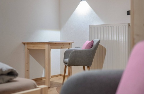 San Cipriano Cama Y Desayuno | Room 'Veraltenhof Rosengarten' with Mountain View, Shared Terrace and Shared Garden