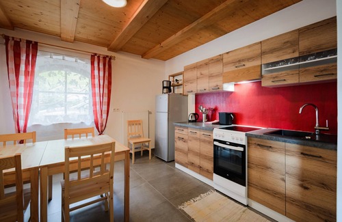 San Cipriano Cama Y Desayuno | Room 'Veraltenhof Schlern' with Mountain View, Shared Terrace and Shared Garden