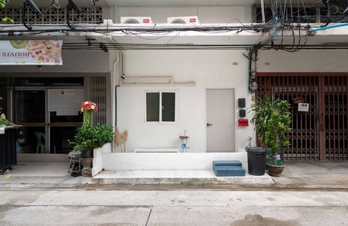 Phra Khanong Casa | Roombix CityHouse -CozyHouse Near Bts for 12 ppl - RB4