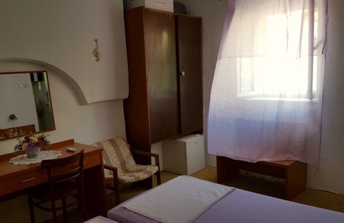 Lopud Island Apartamento | Rooms Milena - Double or Twin Room with Private Bathroom