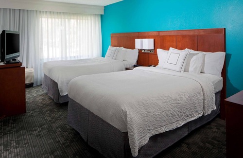 Boca Raton Hotel | Roomy 1BR Suite w/ Heated Pool, Breakfast & Pet-Friendly Amenities Await