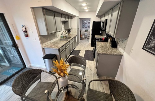 Lakeway Casa | Roomy 3bed/2bath by Lake Travis with community pool, pets welcome!