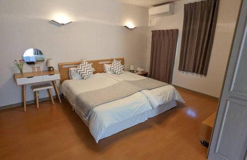 Shin-Osaka Casa | Roomy 4BR Home Sleeps 9/ShinOsaka/Large Groups