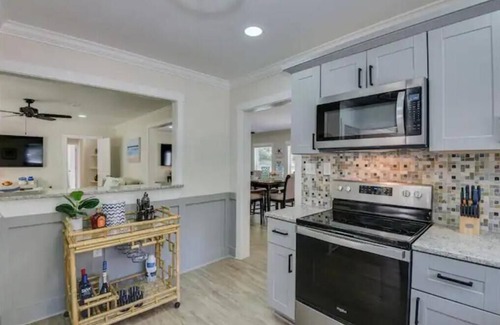 North Augusta Cabaña | Roomy Cozy Cottage near the City