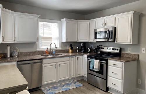 Bayview Casa | Roomy House in Bayview