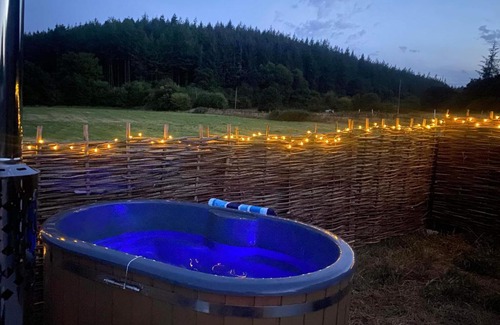 Launceston Cabina | Roosters Retreat