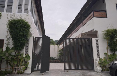 Senggigi Hotel | Roots Hotel Senggigi