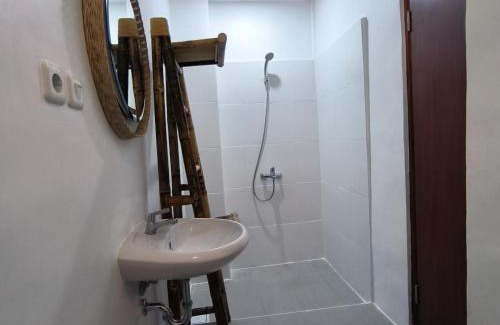 Senggigi Hotel | Roots Hotel Senggigi