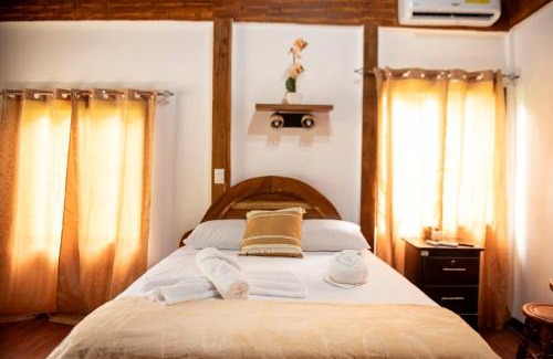 Uvita Casa | ROQUI Cozy Beachfront Cabin