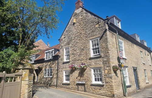 Thornton Dale Cabaña | Rorty Crankle