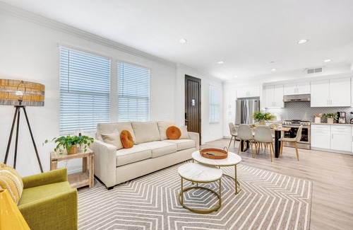 Mid Central Casa | Rose Bowl Retreat: Pasadena Gem