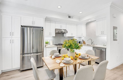 Mid Central Casa | Rose Bowl Retreat: Pasadena Gem