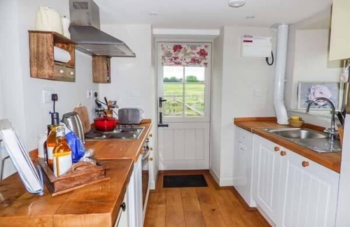 Monmouth Cabaña | Rose Cottage