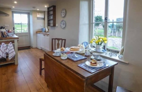 Monmouth Cabaña | Rose Cottage
