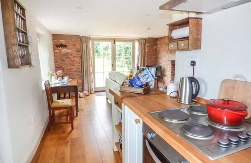 Monmouth Cabaña | Rose Cottage