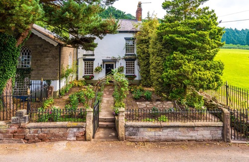 Cheshire West and Chester Cabaña | Rose Cottage