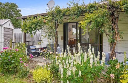 Lake Coleridge Casa | Rose Cottage - Lake Coleridge Holiday Home