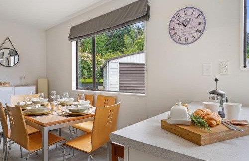 Lake Coleridge Casa | Rose Cottage - Lake Coleridge Holiday Home