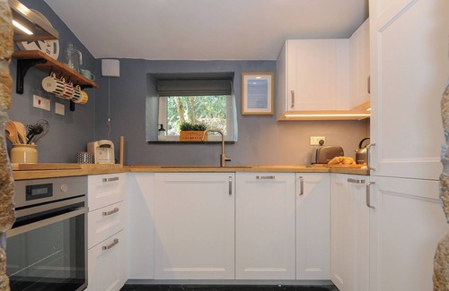 Callington Cabaña | ROSE COTTAGE, with hot tub in Callington