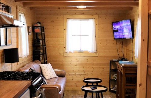 Travelers Rest Casa | Rose & Crown ~ ¡Una casa pequeña!