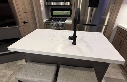 Roseville Casa | Rose Farm Luxury RV Stay