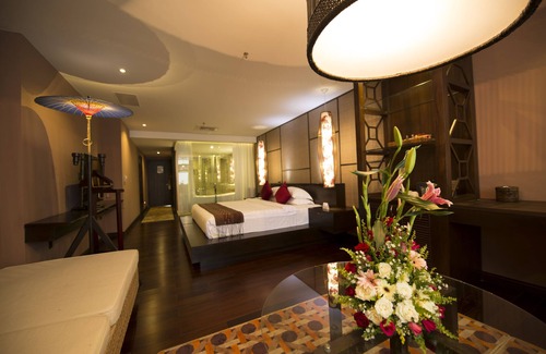 Kandawgyi Lake Area Hotel | Rose Garden Hotel