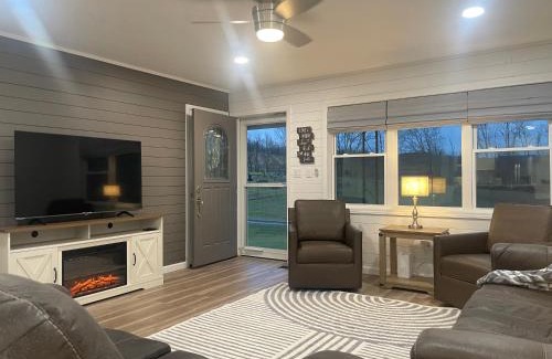 Jonesville Casa | Rose Hill Farm in Amish Community