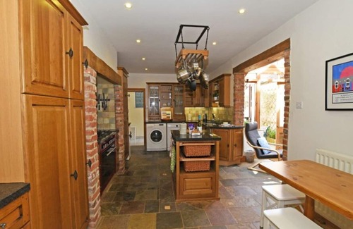 Alnmouth Cabaña | ROSE HOUSE, pet friendly, luxury holiday cottage in Alnmouth