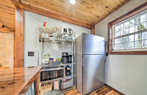 Spartansburg Casa | 'Rose Valley House': Yard, Deck + Game Room!