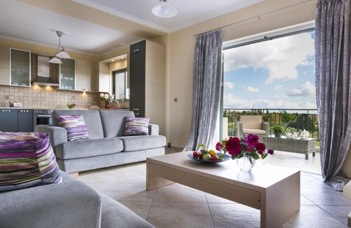 Kaligata Villa | Rose Villa in Svoronata