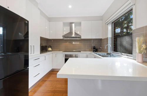 Rosebud Casa | 'Rosebud Seascape' A Modern Family Retreat