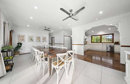 Lovedale Casa | Rosedale Raíces - Impresionante y elegante Estate