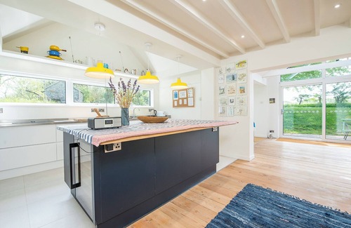 Kilgetty Cabaña | Rosemary Cottage, Holiday Cottage West Williamston, near Carew , Sleeps 5, 3 bedrooms, bathrooms